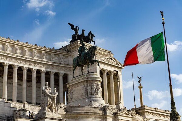 Italy-ezgif