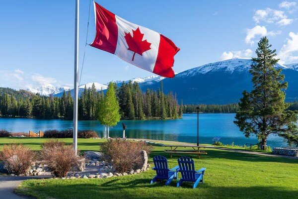 canada-ezgif